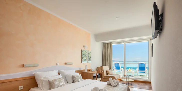 Dovolená v chorvatském zálivu Rabac: 4* hotel 150 m od pláže, strava i bazény