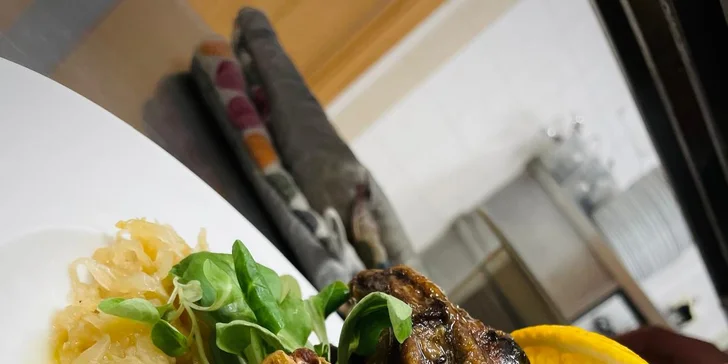 3chodové svatomartinské menu včetně sklenky vína pro 1 nebo 2 osoby