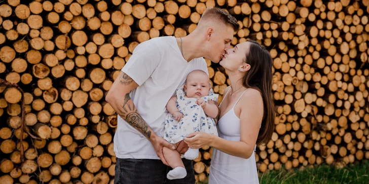 Párové nebo rodinné focení v přírodě: 8-12 fotografií