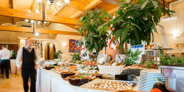 4* pohoda na Sardinii: hotel Liscia Eldi Resort, polopenze nebo all inclusive light a pláž na dohled