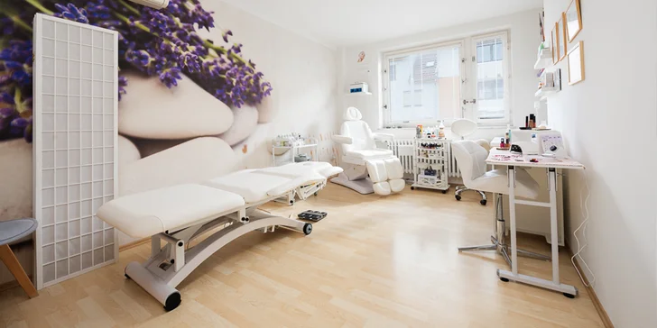 Péče o nohy pro ženy i muže: mokrá nebo spa pedikúra i možnost gel laku