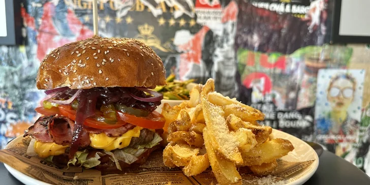 500–1 200 Kč na cokoliv v restauraci Devět mraků: polední menu, street food i grilované dobroty