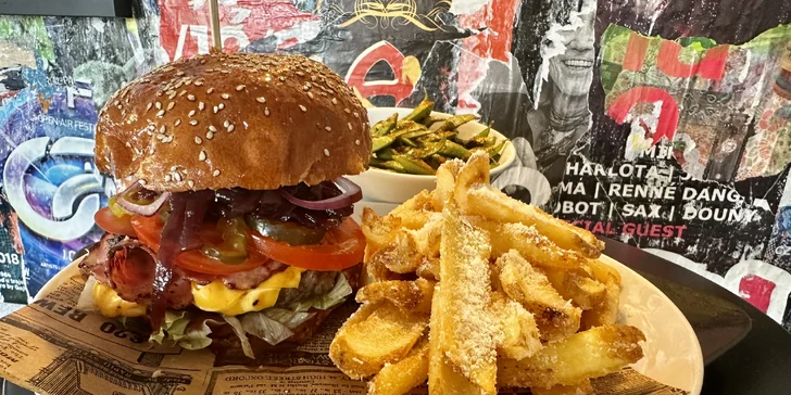 Burger podle výběru ze 4 druhů, hranolky a edemame až pro 4 osoby