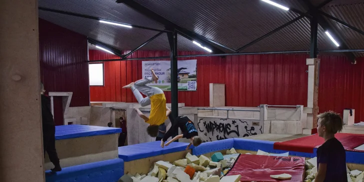 Parkourový příměstský tábor pro děti ve věku 6-15,9 let: týden plný akce a dobrodružství