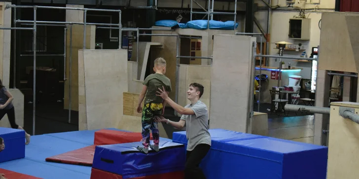 Akční zábava v parkour hale Improve Yourself Academy: vstup na 3 hodiny