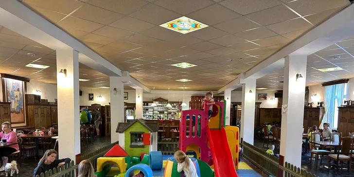 Rodinný pobyt na Bublavě v Krušných horách: pohodový baby friendly hotel se snídaní