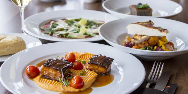 Tříchodové menu pro 1 nebo 2 osoby v resortu Kaskáda, varianta se 120 min ve wellness