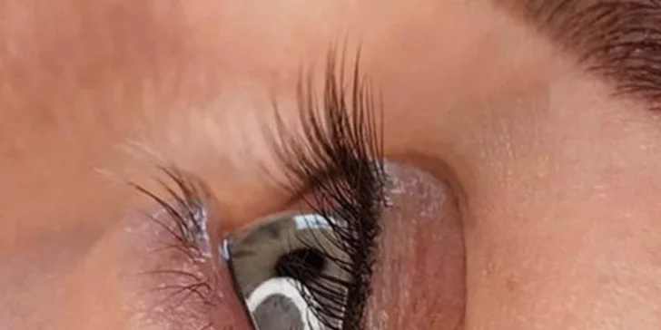 Permanentní make-up: obočí pudrovou metodou, Aquarelle Lips či klasické oční linky
