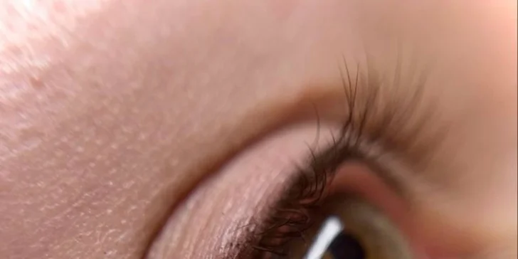 Permanentní make-up: obočí pudrovou metodou, Aquarelle Lips či klasické oční linky