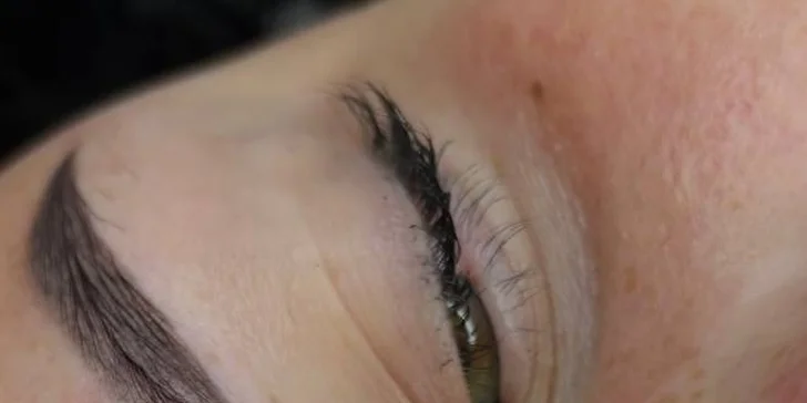 Permanentní make-up: obočí pudrovou metodou, Aquarelle Lips či klasické oční linky
