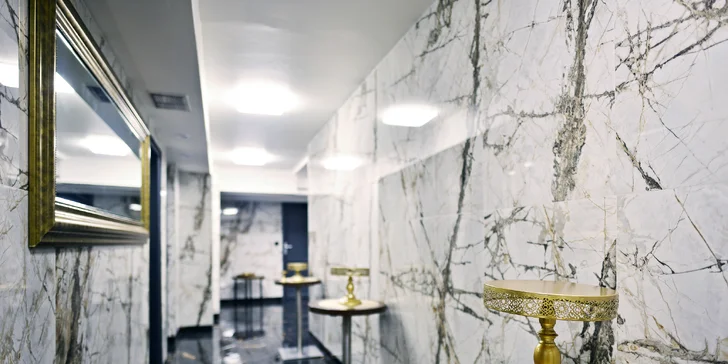 Privátní VIP wellness na 2-5 hodin: hydromasážní vana, sauna, občerstvení, víno i sushi set