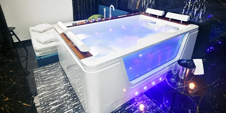 1–5h. privátní wellness v srdci Prahy: hydromasážní vana, sauna i občerstvení