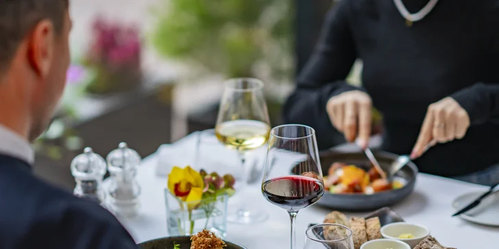 Tříchodové obědové menu od michelinského šéfkuchaře Sabatelliho pro dva