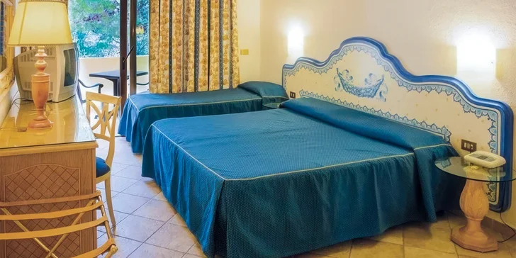 Letecky na Sardinii: all inclusive v hotelu Club Esse Palmasera Resort****, pláž i bazén
