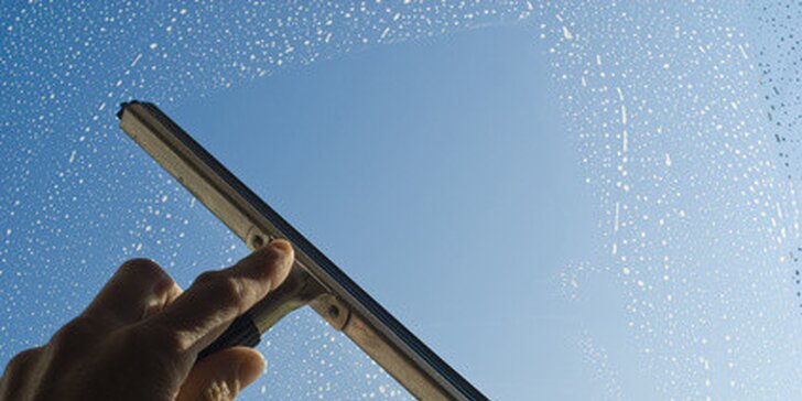 Perfektní umytí okna i s rámem a parapetem