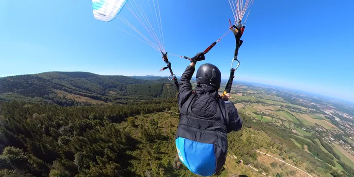 Vyhlídkový či seznamovací let na paraglidingovém křídle pro 1 osobu