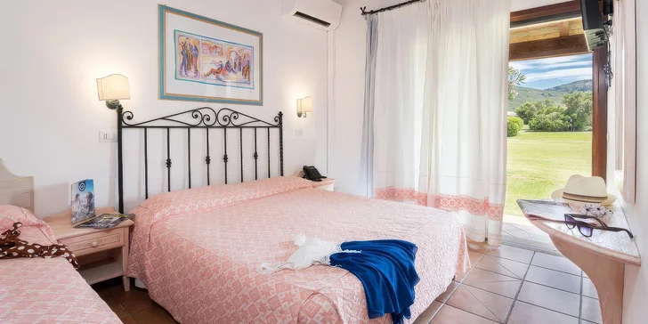 4* pohoda na Sardinii: hotel Liscia Eldi Resort, polopenze nebo all inclusive light a pláž na dohled