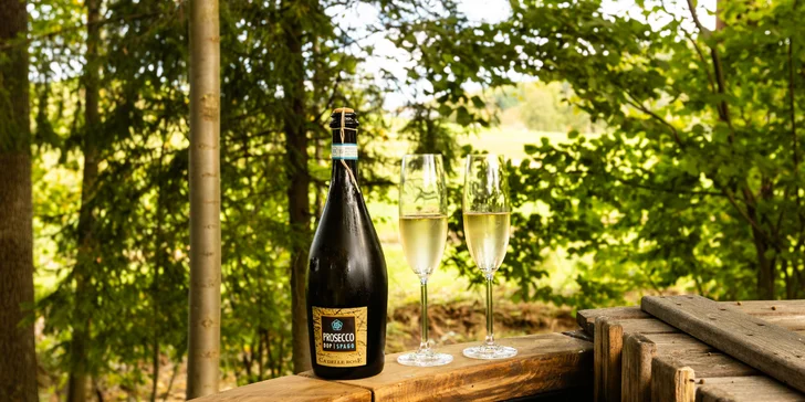 Relax v podhůří Beskyd: pobyt v moderní jurtě s privátní saunou a snídaní až pro 4 osoby