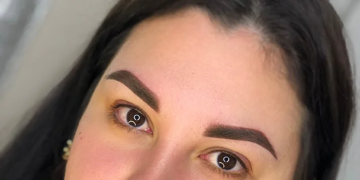 Permanentní make-up: obočí pudrovou metodou nebo rty metodou aquarelle