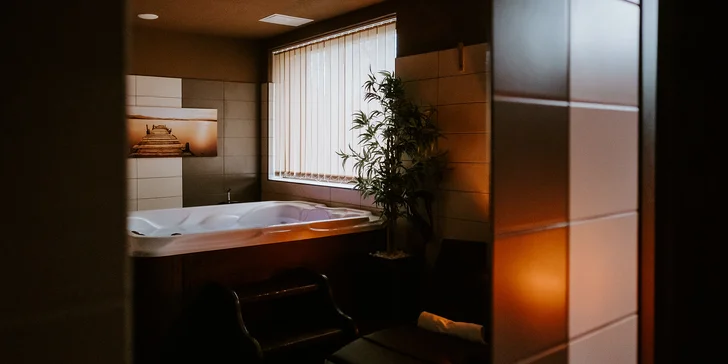 Dopolední romantika v bublinkách: vstup do privátního wellness na 90 minut