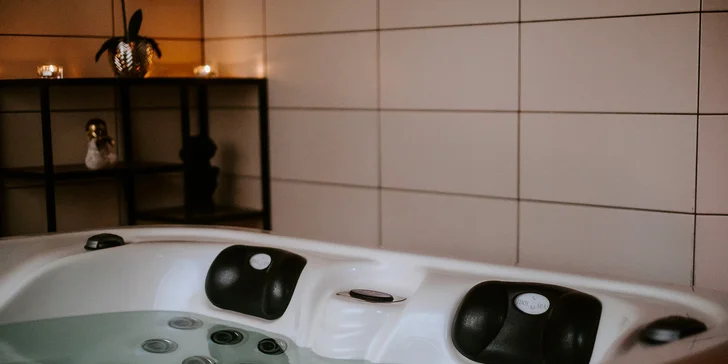 Dopolední romantika v bublinkách: vstup do privátního wellness na 90 minut