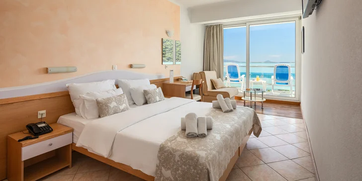 Kvarnerská riviéra: hotel přímo u moře s bazénem a polopenzí, až 2 děti zdarma