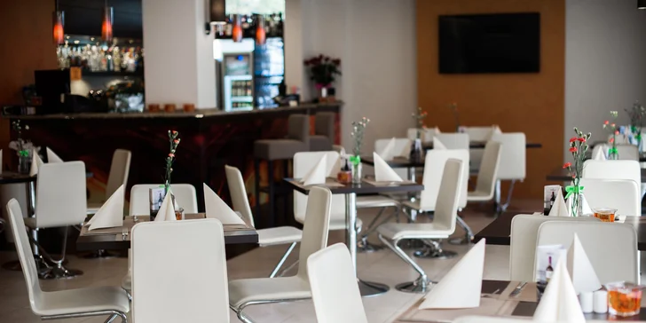 Hurá na Balt: 3* hotel u jezera Jamno, snídaně i polopenze, neomezený wellness, akce 2 děti zdarma
