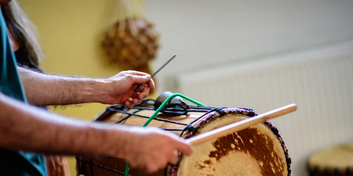 Skupinový workshop afrického bubnování na bubny djembe: 3 hodiny, vhodné pro začátečníky