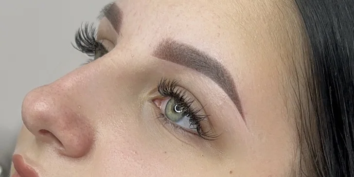 Permanentní make-up: obočí pudrovou metodou nebo rty metodou aquarelle