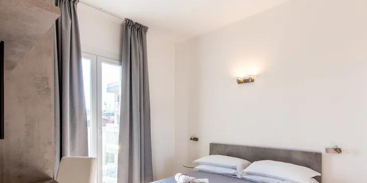 Dovolená s plnou penzí u italského Rimini: hotel 150 m od moře, bazén a dvě děti do 2,9 let zdarma