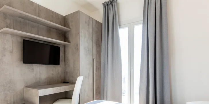 Dovolená s plnou penzí u italského Rimini: hotel 150 m od moře, bazén a dvě děti do 2,9 let zdarma