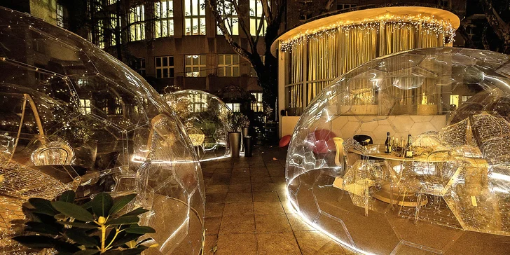 Tříchodové menu pro dva v iglú: carpaccio, roastbeef či quesadilla, dort Napoleon i lahev vína