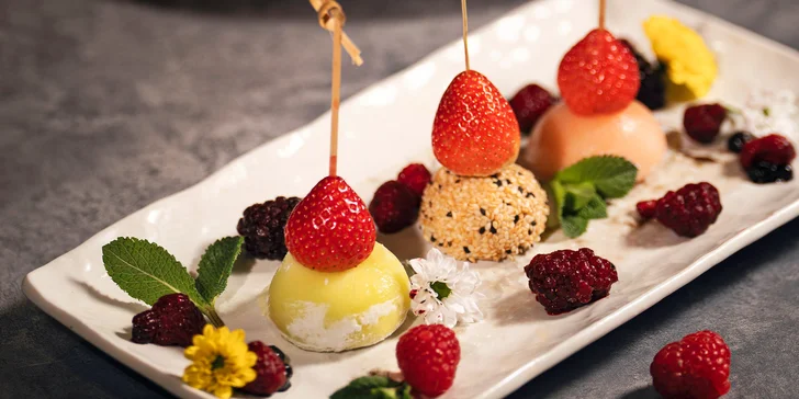 Okouzlující chuť Asie: 4chodové degustační sushi menu a prosecco pro dva, 2 pobočky