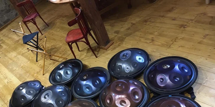 Hra na handpan snadno a rychle: tříhodinové skupinové workshopy, různá města
