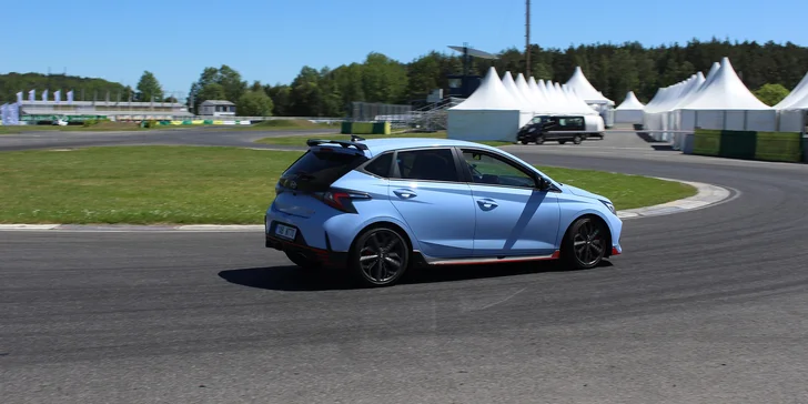 Hyundai i20 N na závodním okruhu: až 3 kola řízení či spolujízdy, 4 místa po celé ČR