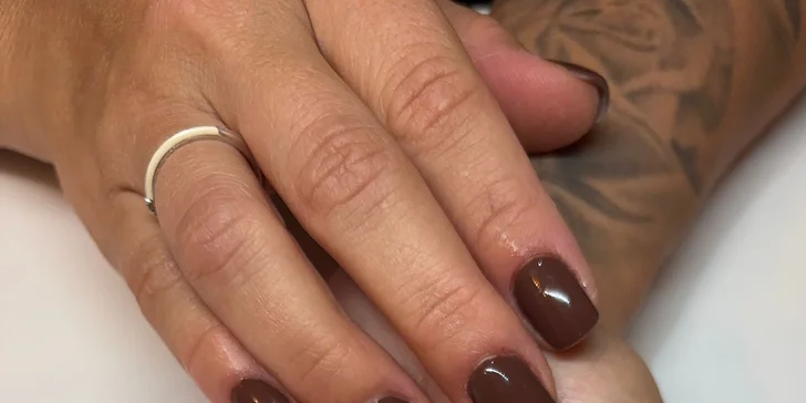 Kombinovaná manikúra s možností gel laku nebo nehtové modeláže