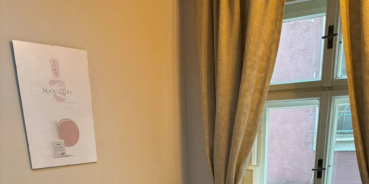 Kombinovaná manikúra s možností gel laku nebo nehtové modeláže