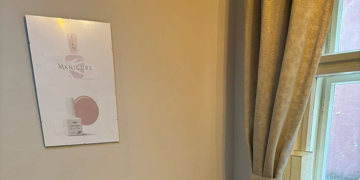 Kombinovaná manikúra s možností gel laku nebo nehtové modeláže