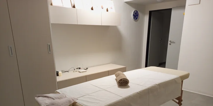 Maderoterapie obličeje nebo masáž dle výběru: baňky, thajská, relaxační i teplým olejem