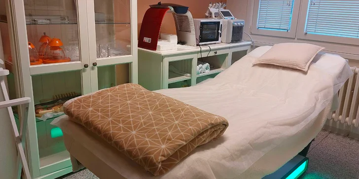 Anti-age ošetření pleti s masáží obličeje i balíčky s masáží těla a kosmetickou péčí