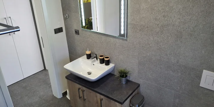 Odpočinek na Dolní Moravě: krásný apartmán s balkonem až pro 6 osob