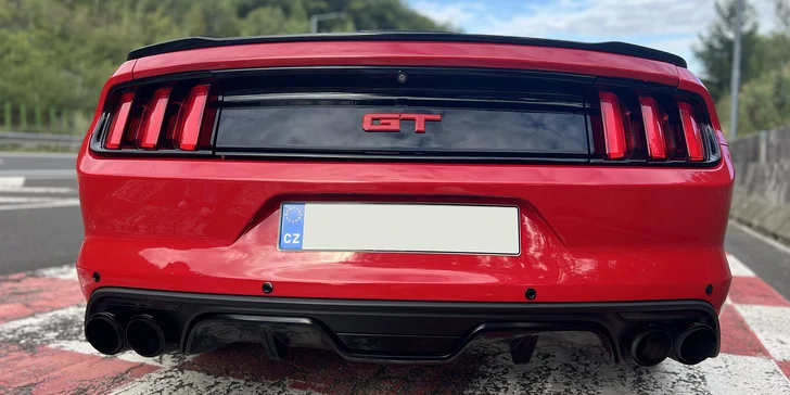 Zapůjčení upraveného Fordu Mustang na 30–180 min., a to i vč. paliva