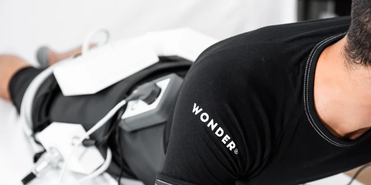 Tvarování postavy přístrojem Wonder: aktivace svalů pomocí kontrakcí, 25 minut
