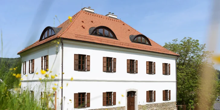 Pobyt na Šumavě: moderní zrekonstruovaná fara v Rejštejně, 3 km od Kašperských hor