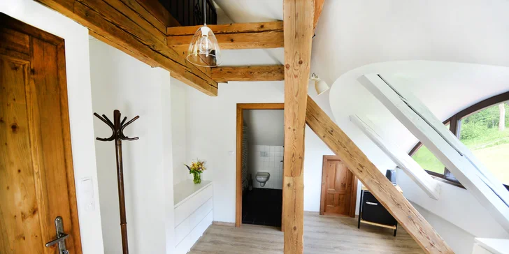 Pobyt na Šumavě: moderní zrekonstruovaná fara v Rejštejně, 3 km od Kašperských hor