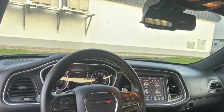 Dodge Challenger 5.7 Hemi: spolujízda, řízení i pronájem až na 24 hod.