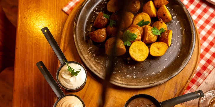 Tříchodové menu s hořícím masovým mečem i vinným párováním pro dva