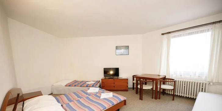 Hotel v Českém středohoří se snídaněmi či polopenzí a saunou