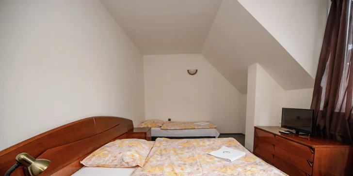 Hotel v Českém středohoří se snídaněmi či polopenzí a saunou