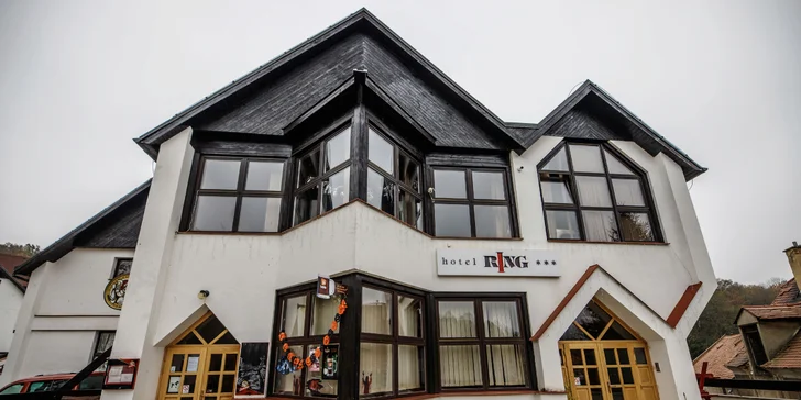 Hotel v Českém středohoří se snídaněmi či polopenzí a saunou